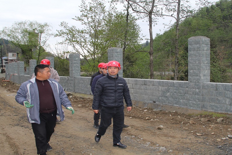 拼经济，比发展④┃范文伟进行节前检查