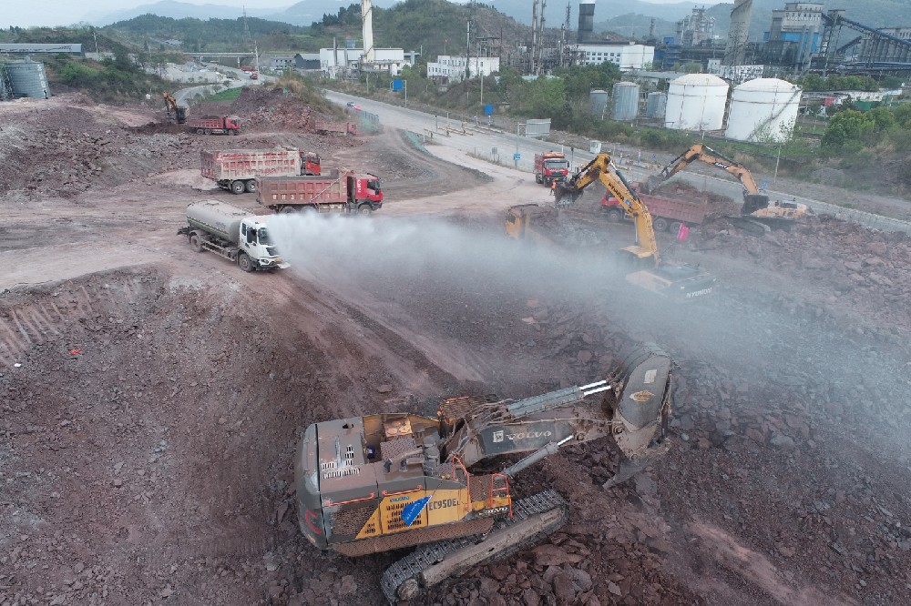 不停工、不断档，假期建设忙！