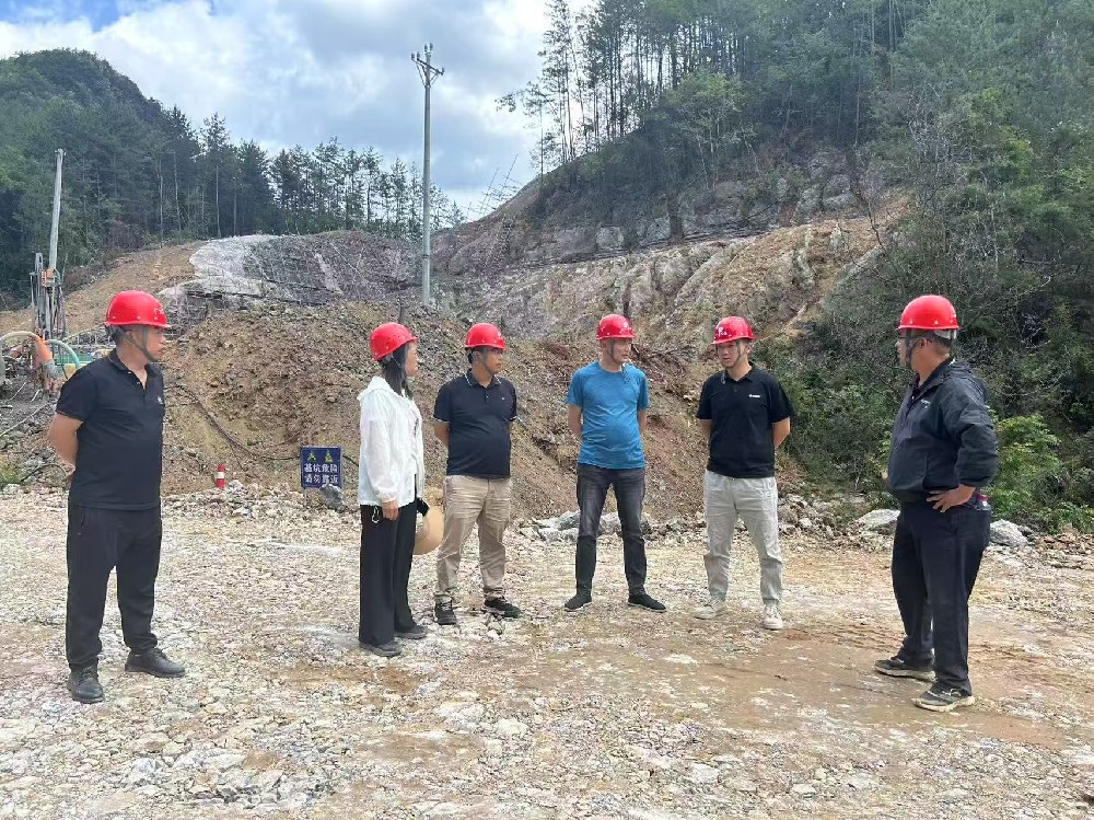 黎强带队开展节前安全检查